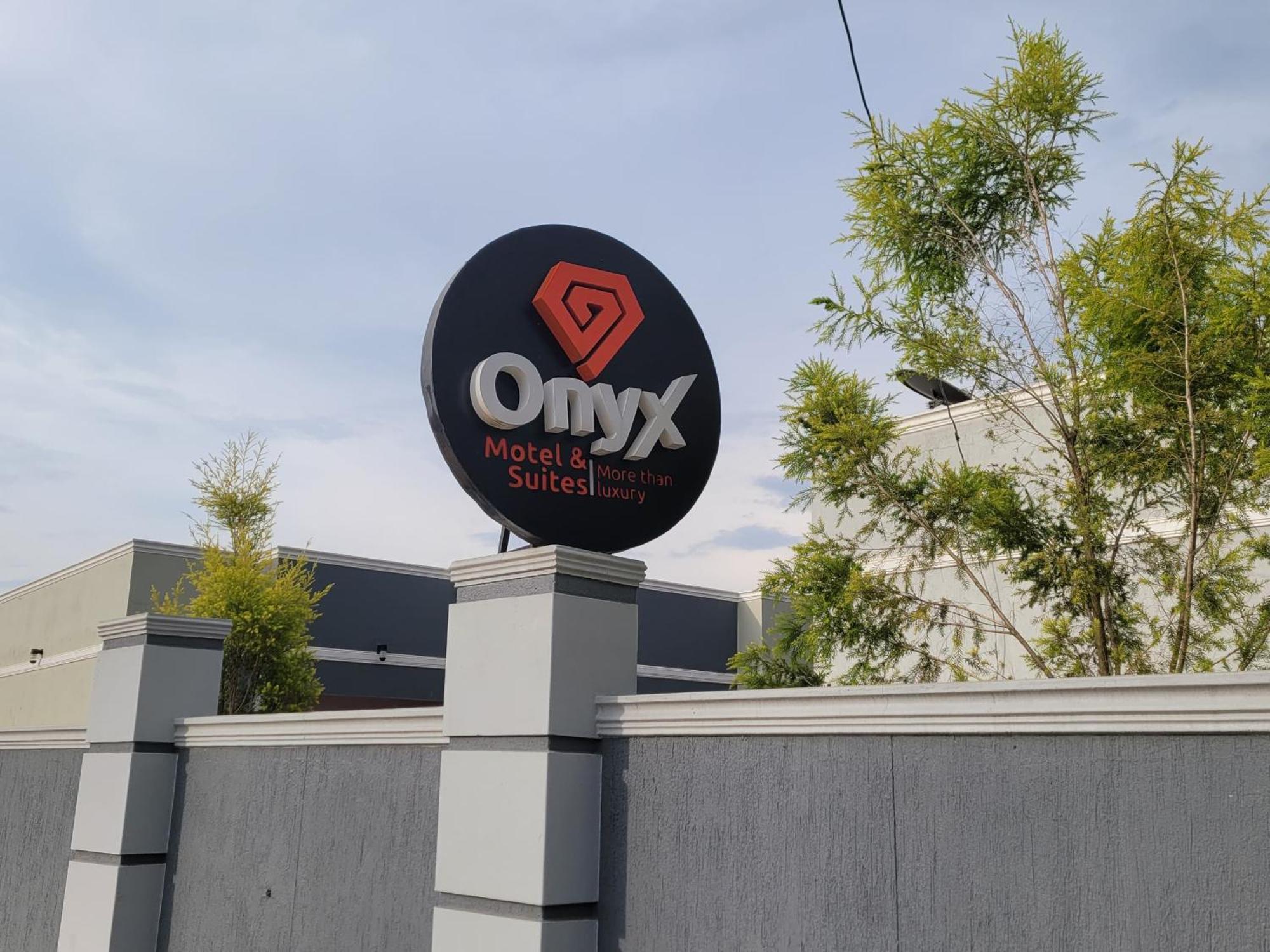 Onyx Motel And Suites Mbarara Dış mekan fotoğraf