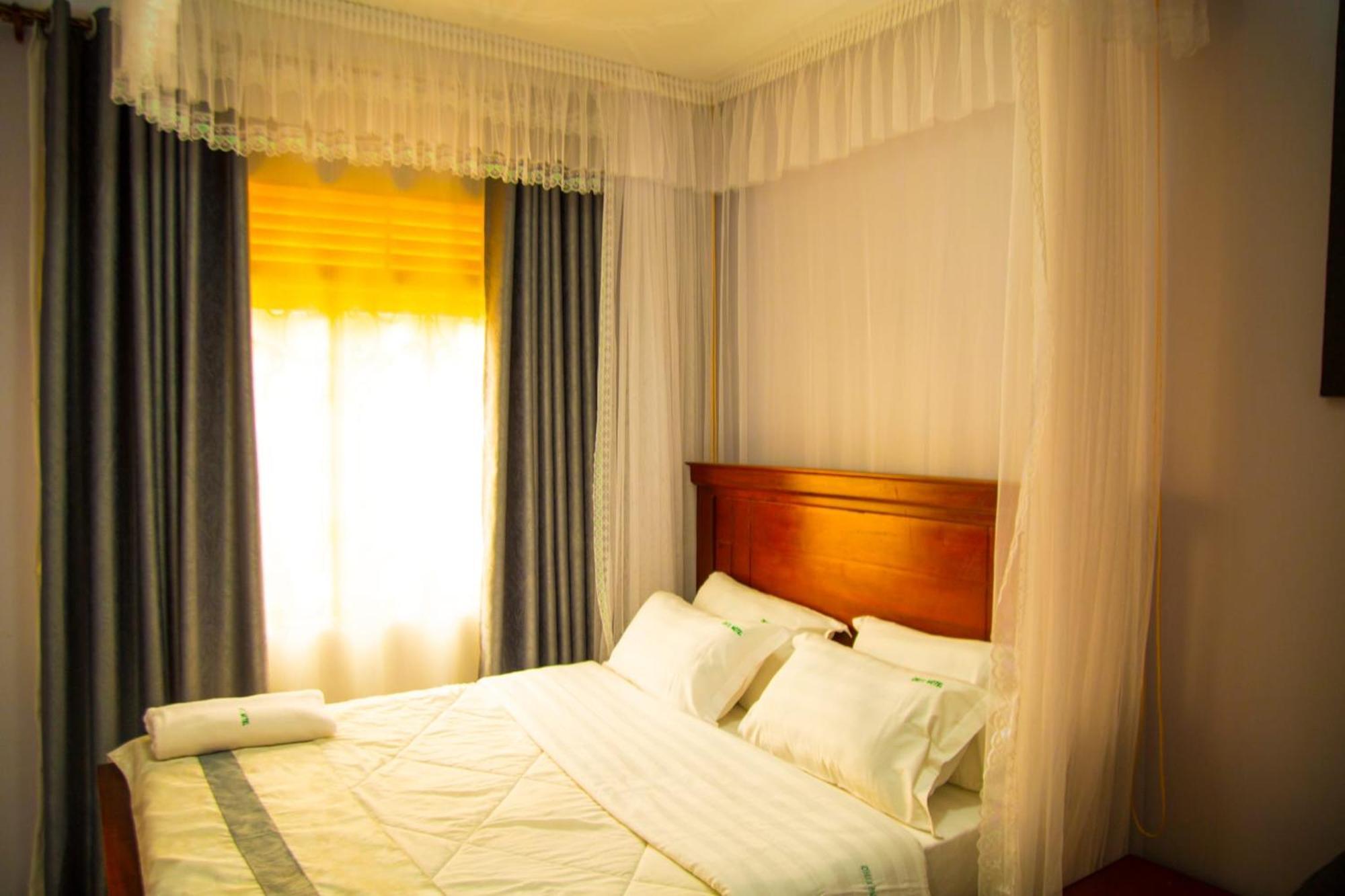 Onyx Motel And Suites Mbarara Dış mekan fotoğraf